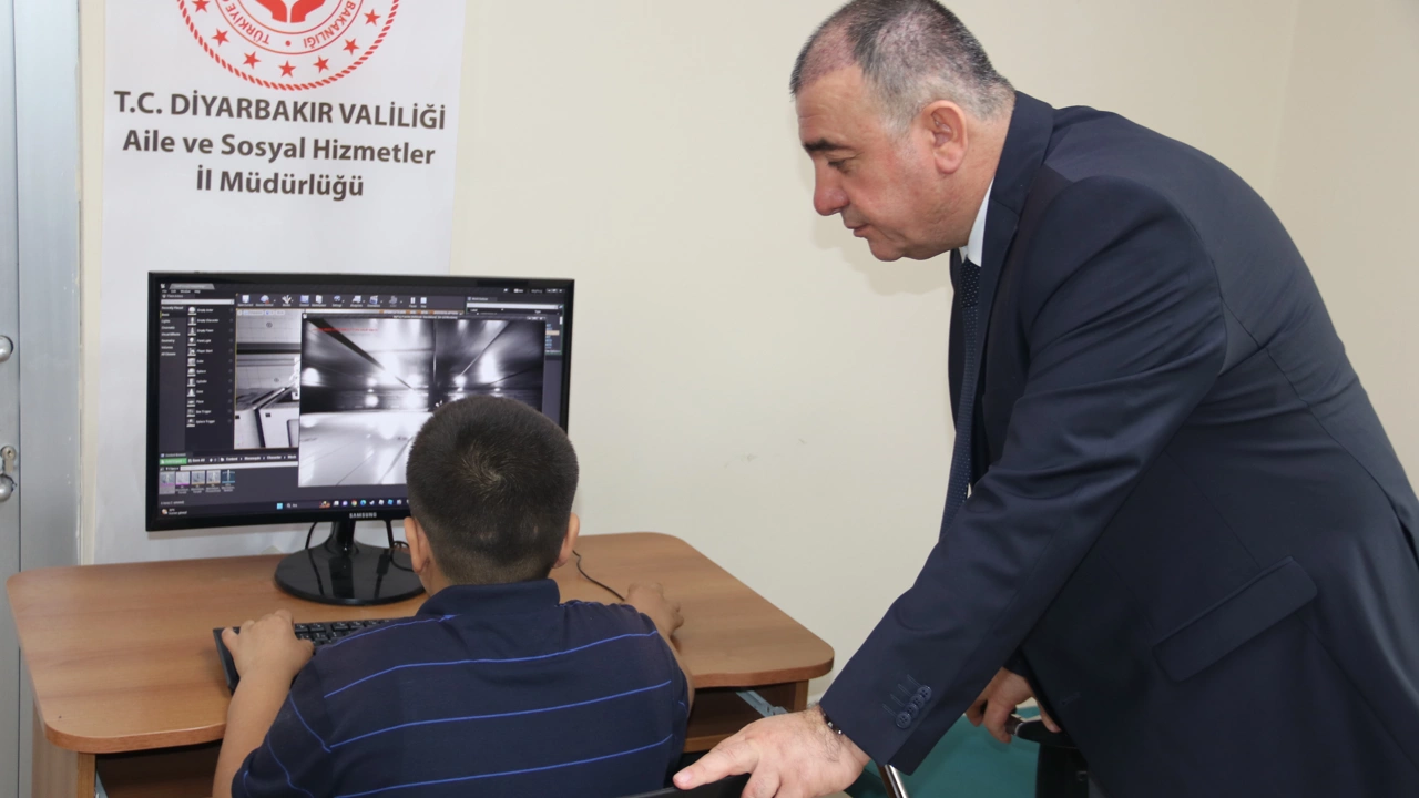 aa-20230715-31683319-31683316-diyarbakirda-dezavantajli-cocuklara-yazilim-ve-robotik-kodlama-egitimi-veriliyor