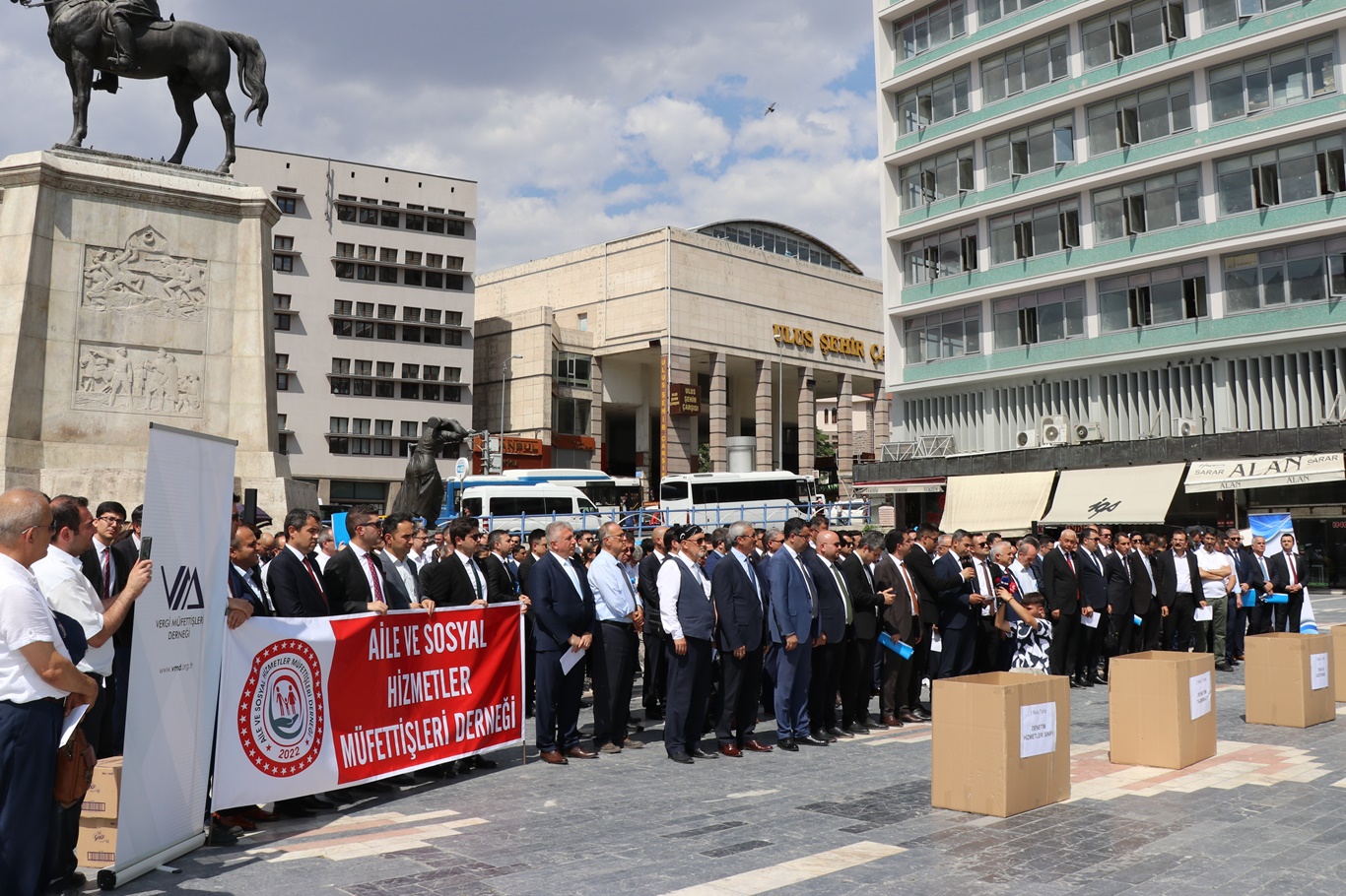 kamu-denetim-elemanlarindan-ozluk-haklarinda-iyilestirme-talebi-569fb4a0
