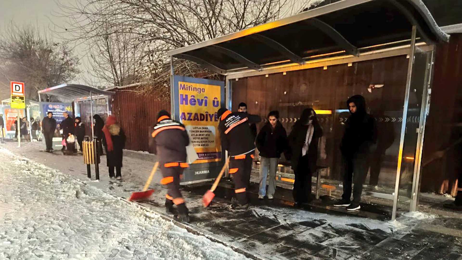 Diyarbakır’da Kar Yağışı Etkili Oldu, Ekipler Sahaya Çıktı 2