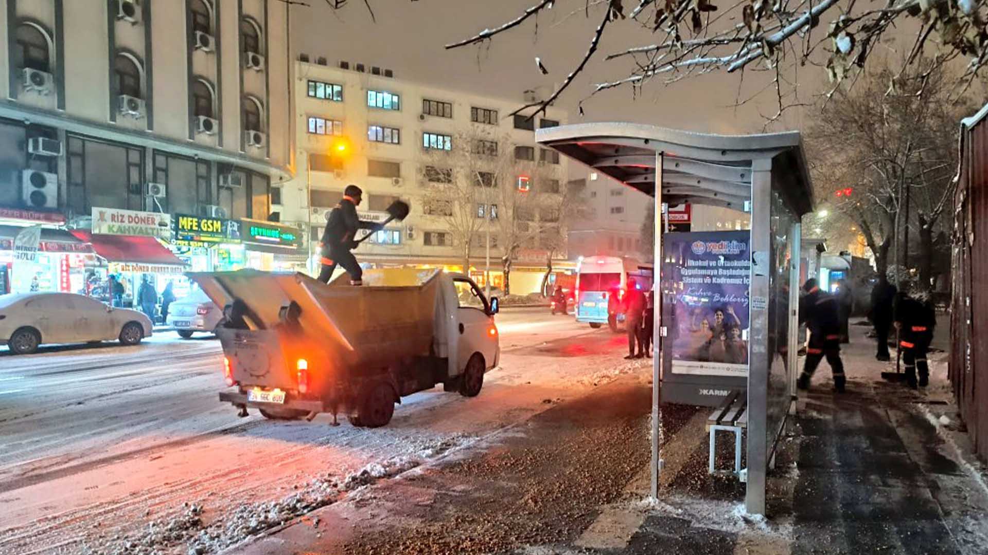 Diyarbakır’da Kar Yağışı Etkili Oldu, Ekipler Sahaya Çıktı 3