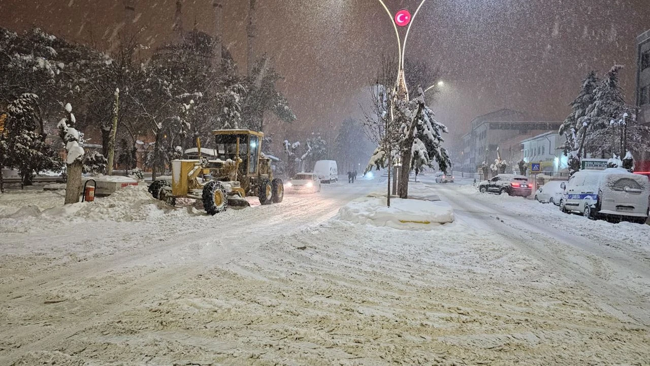 Meteorolojiden Sari Kod Ile Kuvvetli Kar Yagisi Uyarisi