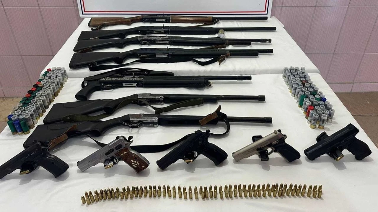 Diyarbakır’da Silah Kaçakçılarına Operasyon: Cephanelik Ele Geçirildi