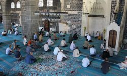 15 Temmuz şehitleri için Diyarbakır Ulu Camii’nde mevlit okutuldu