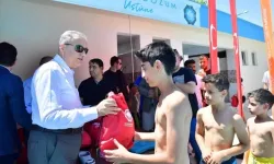 Diyarbakır'da öğrencilere spor malzemesi yardımı.