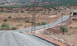 Diyarbakır’da kırsal mahalle yollarına sathi kaplama