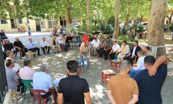 AK Parti’li Kepolu, Hazro’da Vatandaşlarla Buluştu