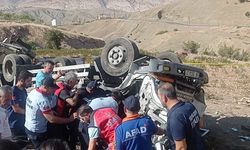 Kamyonet şarampole yuvarlandı: 1 kişi öldü