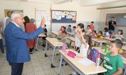 Battalgazi Belediye Başkanı Güder, 1. Sınıf öğrencilerinin heyecanına ortak oldu