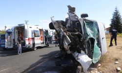 Elazığ'da yolcu otobüsü ile minibüs çarpıştı :18 yaralı 
