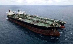 İran, yabancı iki petrol tankerine el koydu