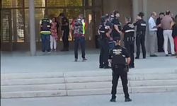 İspanya'da bir öğrenci öğretmenleri ve öğrencileri bıçakladı