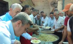 Mevlid-i Nebi Haftası dolayısıyla vatandaşlara pilav dağıtıldı