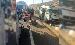 Mevsimlik tarım işçilerini taşıyan minibüs kaza yaptı: 3 ölü 17 yaralı