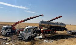 Nusaybin’de bitkisel yağ yüklü tanker devrildi: 1 yaralı