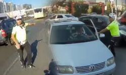 Polis, durdurduğu sürücünün motosikletiyle şüpheli şahsı kovaladı