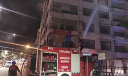 Şanlıurfa'da ağır hasarlı binada yangın çıktı