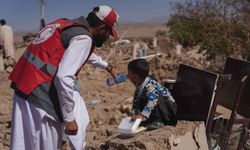 Afganistan depremzedelerin yaralarını sarmak için yoğun mesai harcıyor