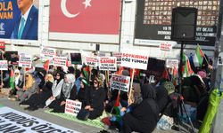 Bursalı kadınlardan Filistin'de yaşanan soykırıma karşı sessiz oturma eylemi
