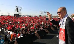 Cumhurbaşkanı Erdoğan: Hilal-Haçlı mücadelesi gayreti içindeyseniz bu millet dimdik ayakta