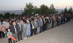 Gaziantep'te sabah namazı sonrası Filistinliler için dua edildi