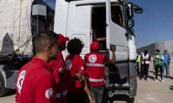 Gazze'ye insani yardım taşıyan 24 tır daha girdi