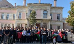 İstanbul Üniversitesi İlahiyat Fakültesi öğrencilerinden Filistin'e destek