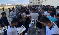 Kızıltepe Anadolu İmam Hatip Lisesinde Gazze yararına kermes açıldı