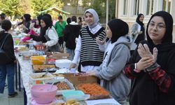 Siirt'te İmam hatip öğrencileri, Gazze'ye destek amacıyla kermes kurdu