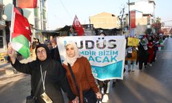 Binlerce insan "Gazze Şeridi Zinciri" oluşturdu
