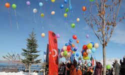 Gazze’de şehid olan çocuklar anısına gökyüzüne balon bırakıldı 