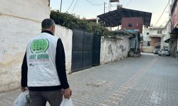 Hatay'da Umut Kervanı Vakfı'ndan depremzede ailelere gıda yardımı