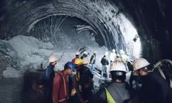 Hindistan’da tünel kazasında mahsur kalan işçiler henüz kurtarılamadı