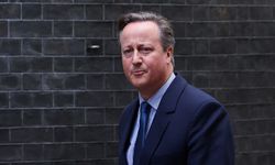 İngiltere'de eski Başbakan Cameron, yeni Dışişleri Bakanı oldu