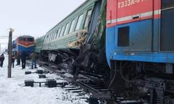 Rusya’da iki tren kafa kafaya çarpıştı: 25 yaralı