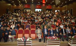 Siirt'te "Öğreten, Öğrenen ve Gazze" söyleşisi