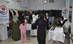 Yetimler Vakfı Batman'da kışlık mont yardımında bulundu