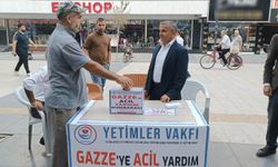Yetimler Vakfı, Tarsus'ta Gazze için yardım standı kurdu