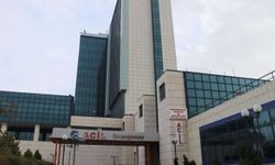 Yolda yürürken silahla bacağından yaralandı