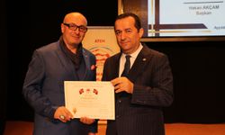 25 yıllık emlakçılara 'Onur Belgesi' verildi
