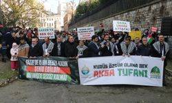 Gazze'deki katliam İngiltere konsolosluğu önünde protesto edildi
