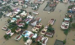 Hindistan'daki selde en az 10 kişi öldü