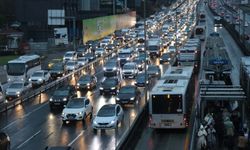 İstanbul trafiği yağış sebebiyle durma noktasına geldi