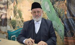 Prof. Dr. Fadıl Geylani, kitap fuarında okuyucularıyla bir araya geldi