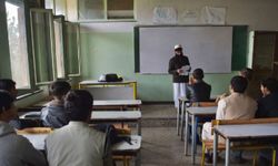 Afganistan Eğitim Bakanlığı: Müfredattaki reformlar modern çalışmaları marjinalleştirmeyecek