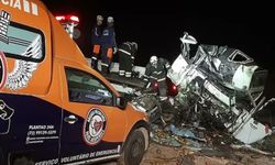 Brezilya'da otobüs kamyonla çarpıştı: 25 ölü