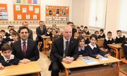 İstanbul Valisi Davut Gül karne dağıtımı törenine katıldı