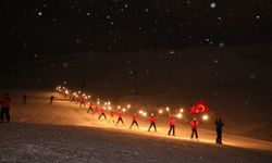 Bitlis'te Kar Festivali ve Meşaleli Kayak gösterileri