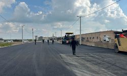 Mardin Büyükşehir Belediyesinin, asfaltlama ve parke çalışmaları sürüyor