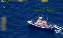 Yunanistan'ın denizde terk ettiği göçmenler kurtarıldı