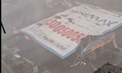 Hindistan'da reklam panosu çöktü: En az 14 ölü